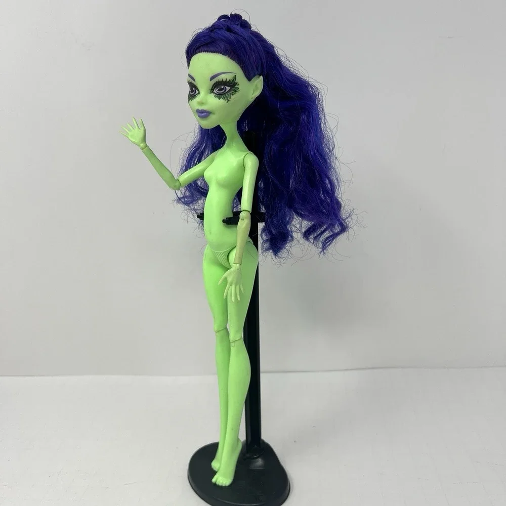 Monster High Amanita Nightshade Gloom‎ and Bloom Doll Mattel Fashion Figure 2008